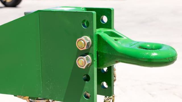 Adjustable hitch height