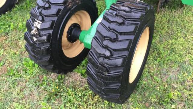 Pneus de service intense