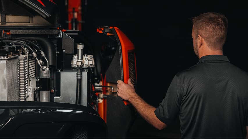 One-sided engine maintenance