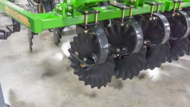 Exclusive concave turbo-wave blades with patented “samurai edge”