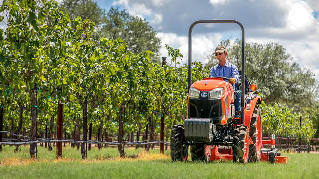 LX3520 Compact Tractors | Kubota Canada