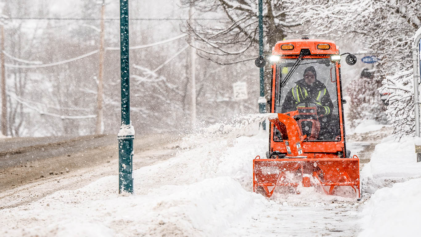 Pedal-operated differential lock