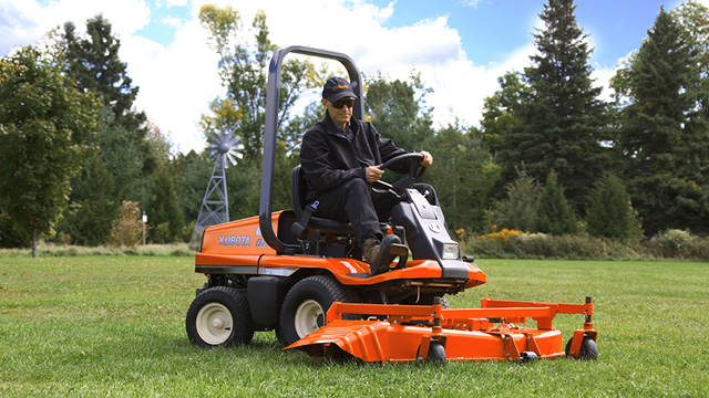 Powerful compact lightweight Kubota diesel engine