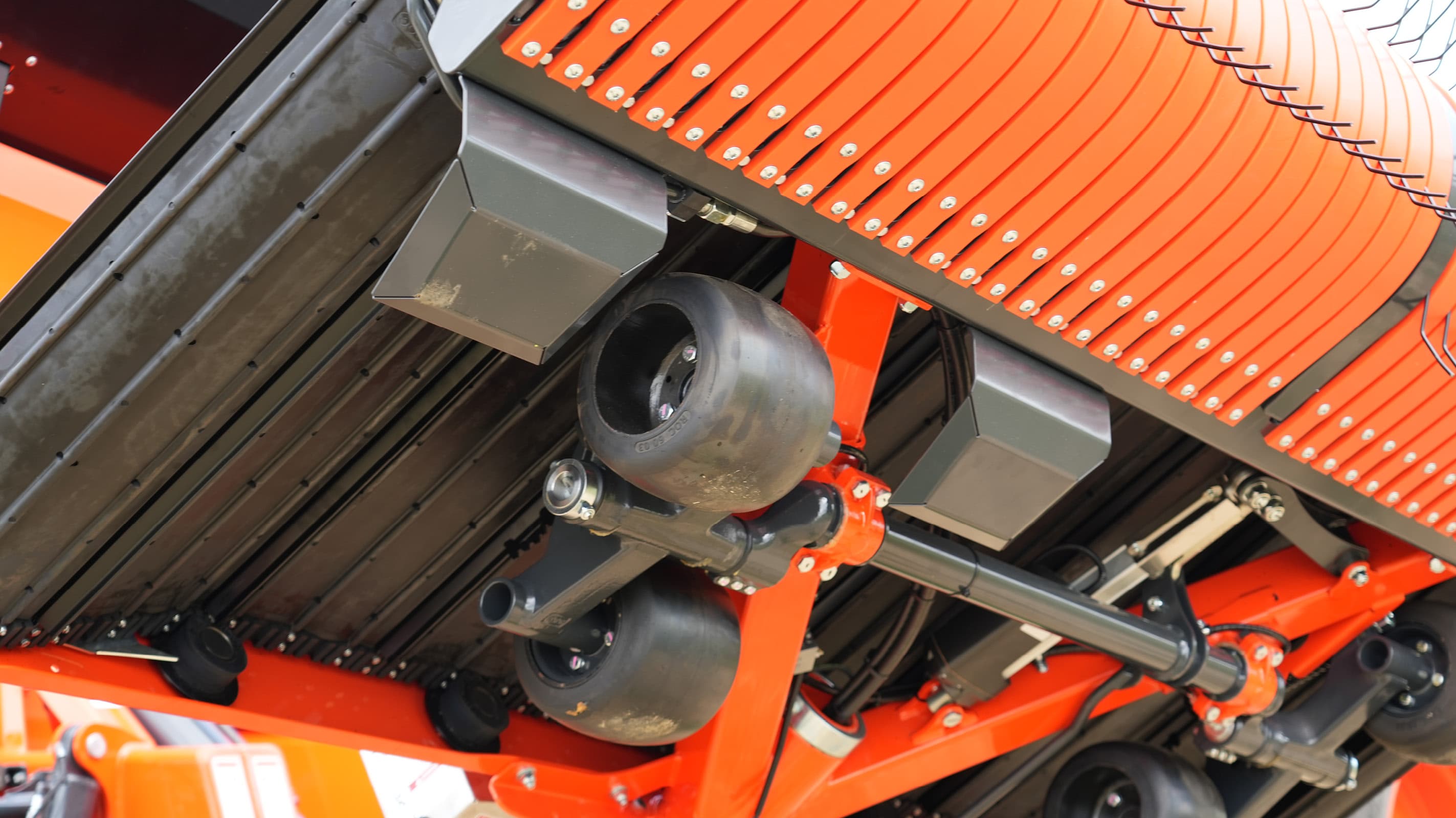 Tandem wheel suspension