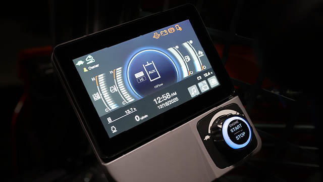 Premium 7” LCD monitor standard