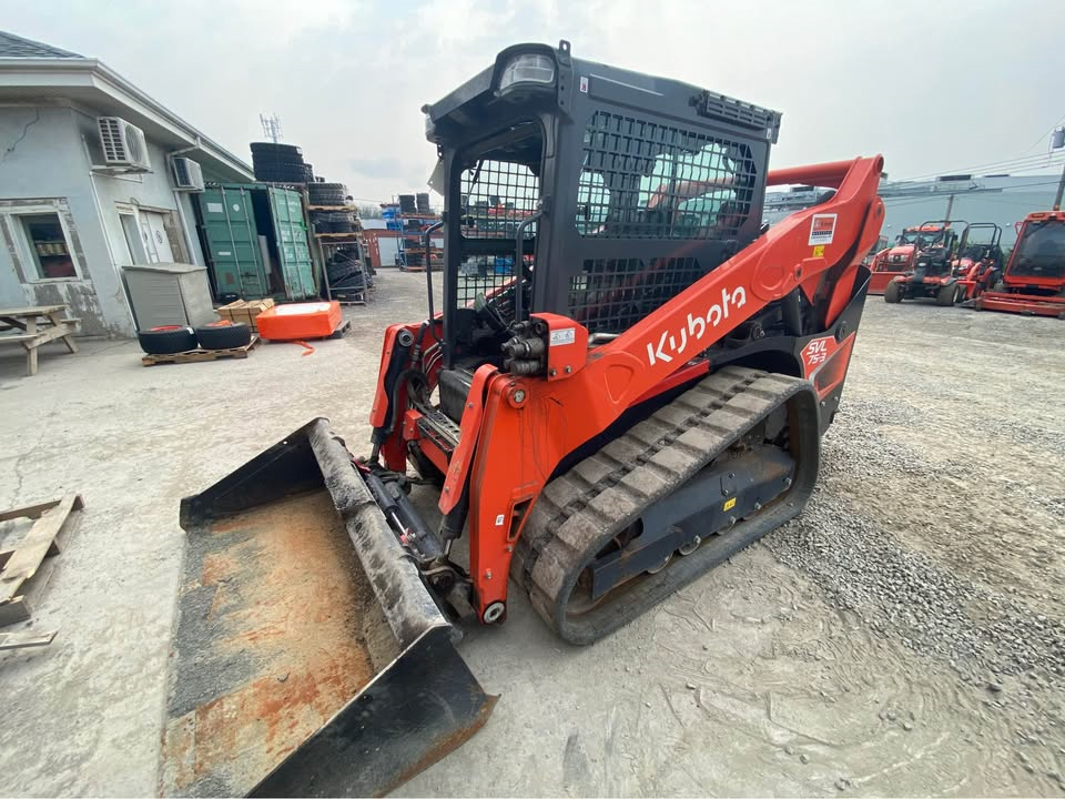 Kubota SVL75-3